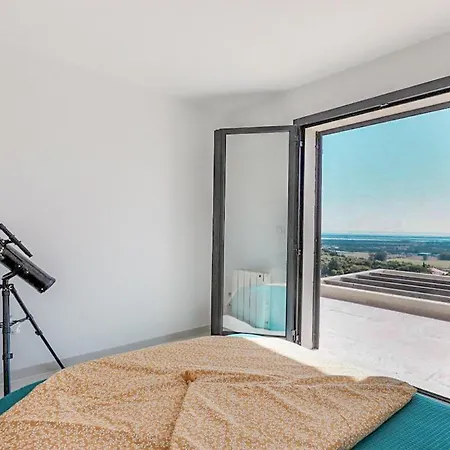 Pensjonat Chambre Privee Dans Une Villa Contemporaine Avec Piscine Et Vue Mer